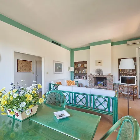 Apartment Ferraja